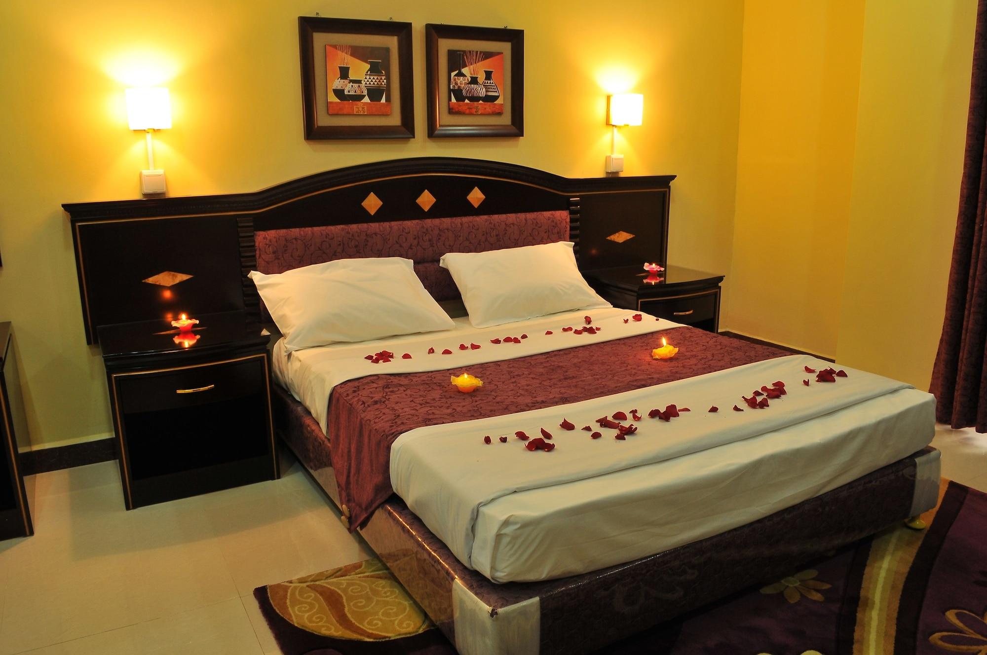 Urban Rose & Hotel 3*
