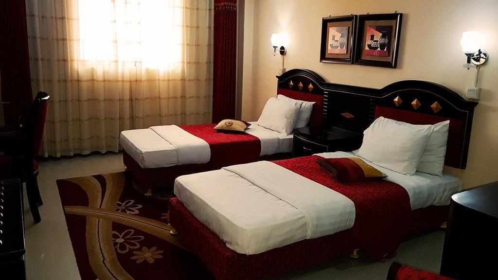Hotel Urban Rose & 3*